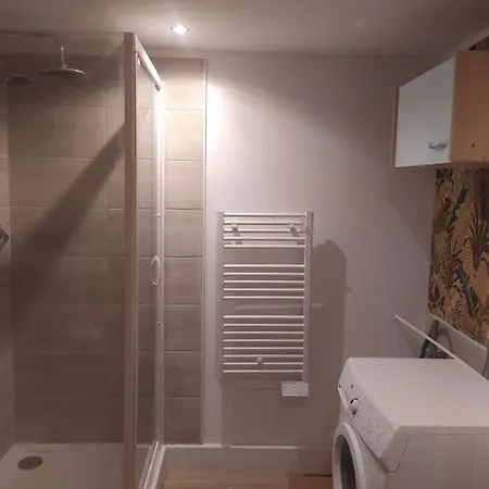 Проживание в семье Chambre Avec Sdb Privative Maron